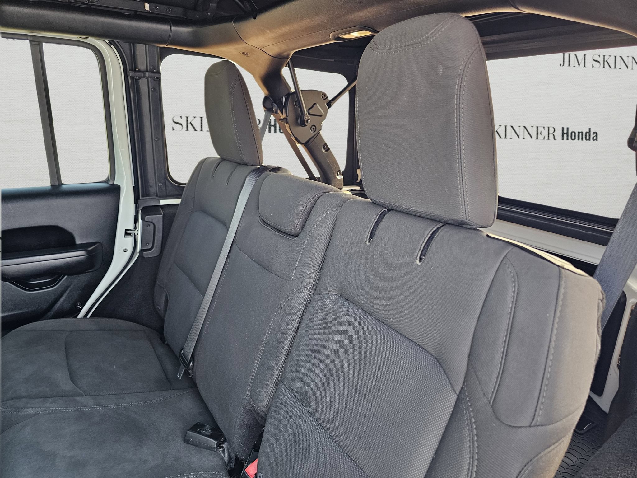 Used 2018 Jeep Wrangler Unlimited Sport S AWD/4WD image 31