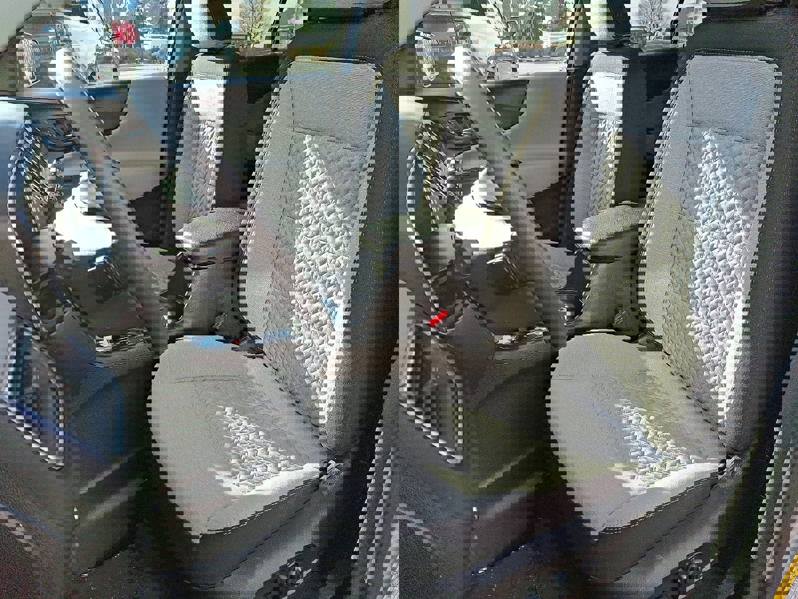 Used 2024 Chevrolet Equinox LS w/ LS Convenience Package image 12