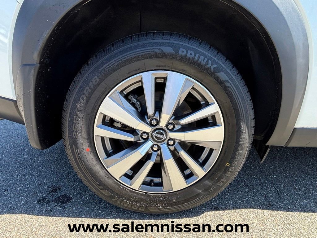 Certified 2023 Nissan Pathfinder SL w/ Black Appearance Package AWD/4WD image 21