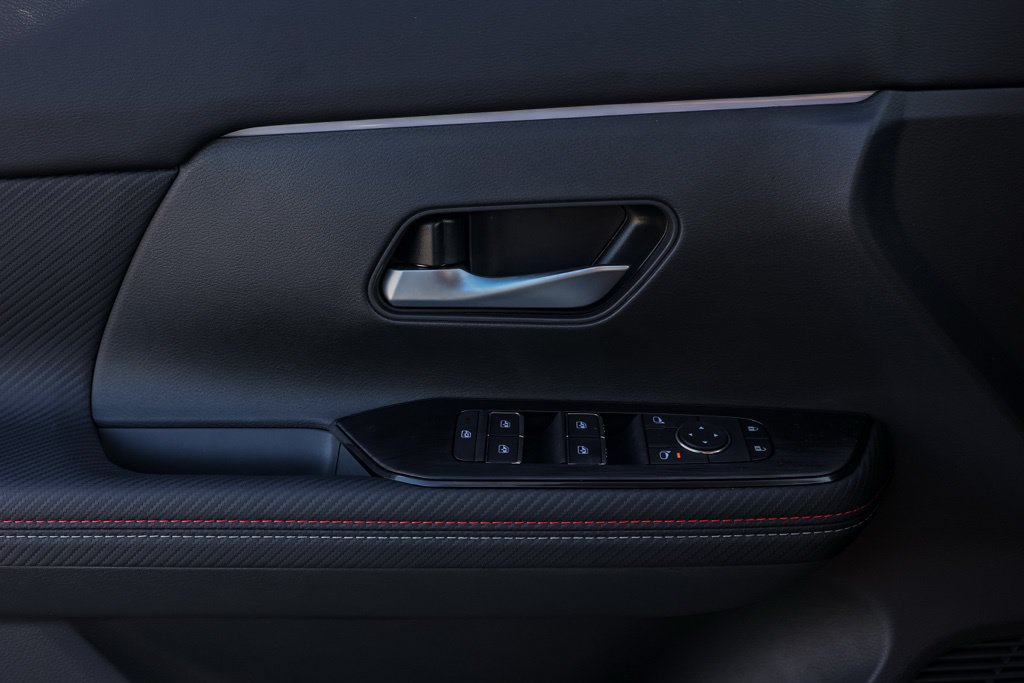 New 2026 Nissan Kicks SR FWD image 25