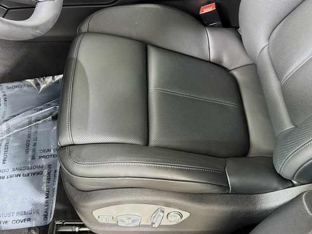 Certified 2025 Porsche Macan S AWD/4WD image 15