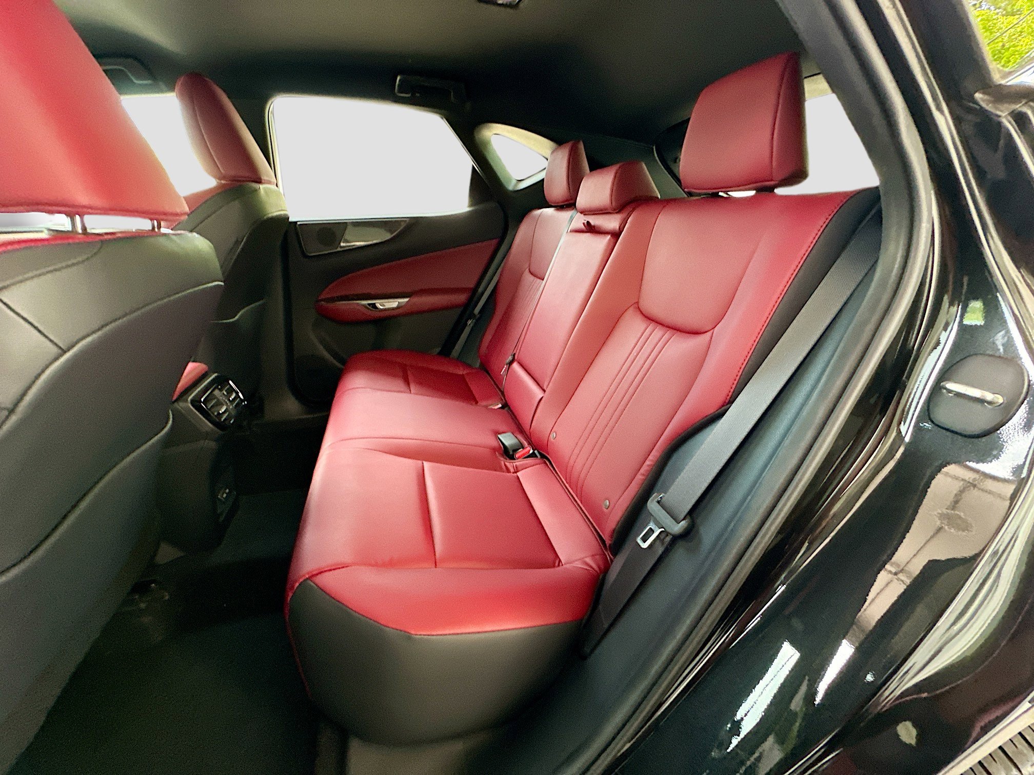 Used 2024 Lexus NX 250 FWD w/ Towing Package (2000 Lbs) image 23