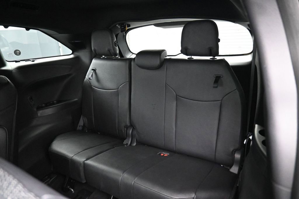 Used 2025 Toyota Sienna Limited AWD/4WD image 34