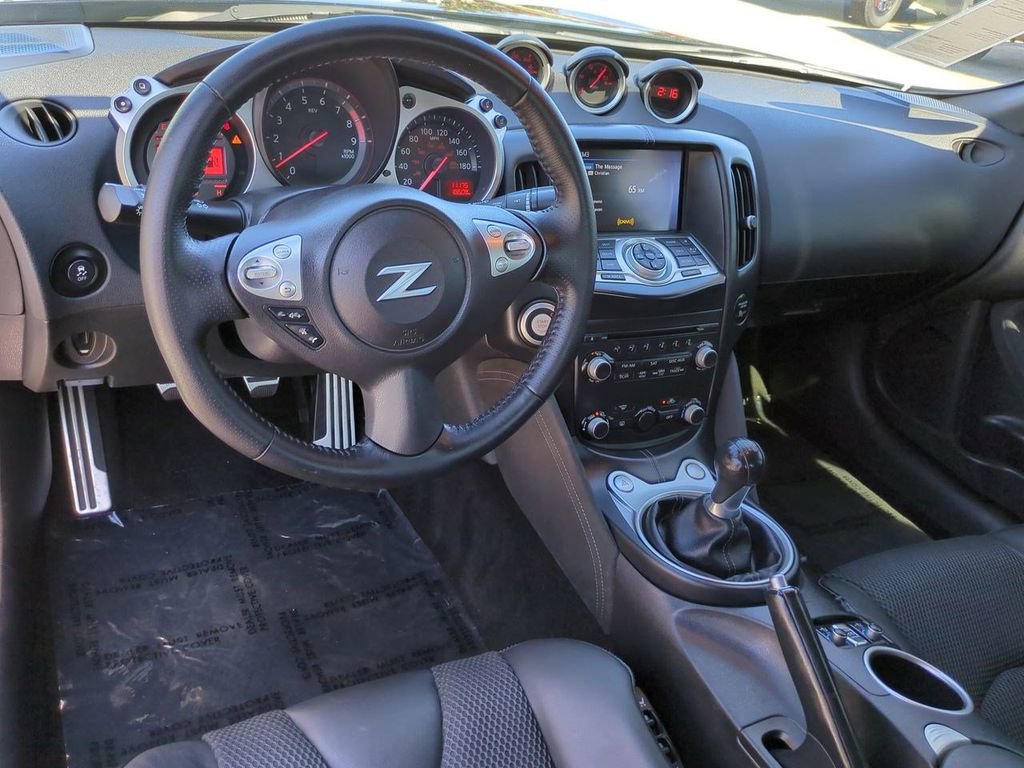 Used 2017 Nissan 370Z Touring image 13