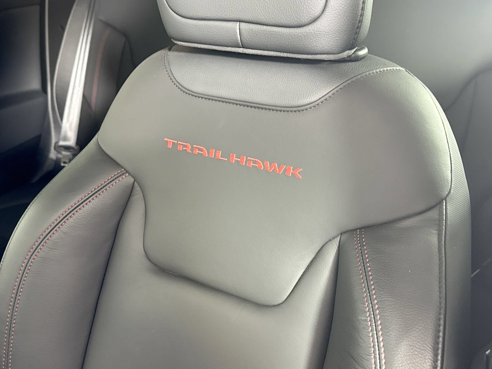 Used 2023 Jeep Renegade Trailhawk w/ Trailhawk Elite Group AWD/4WD image 36