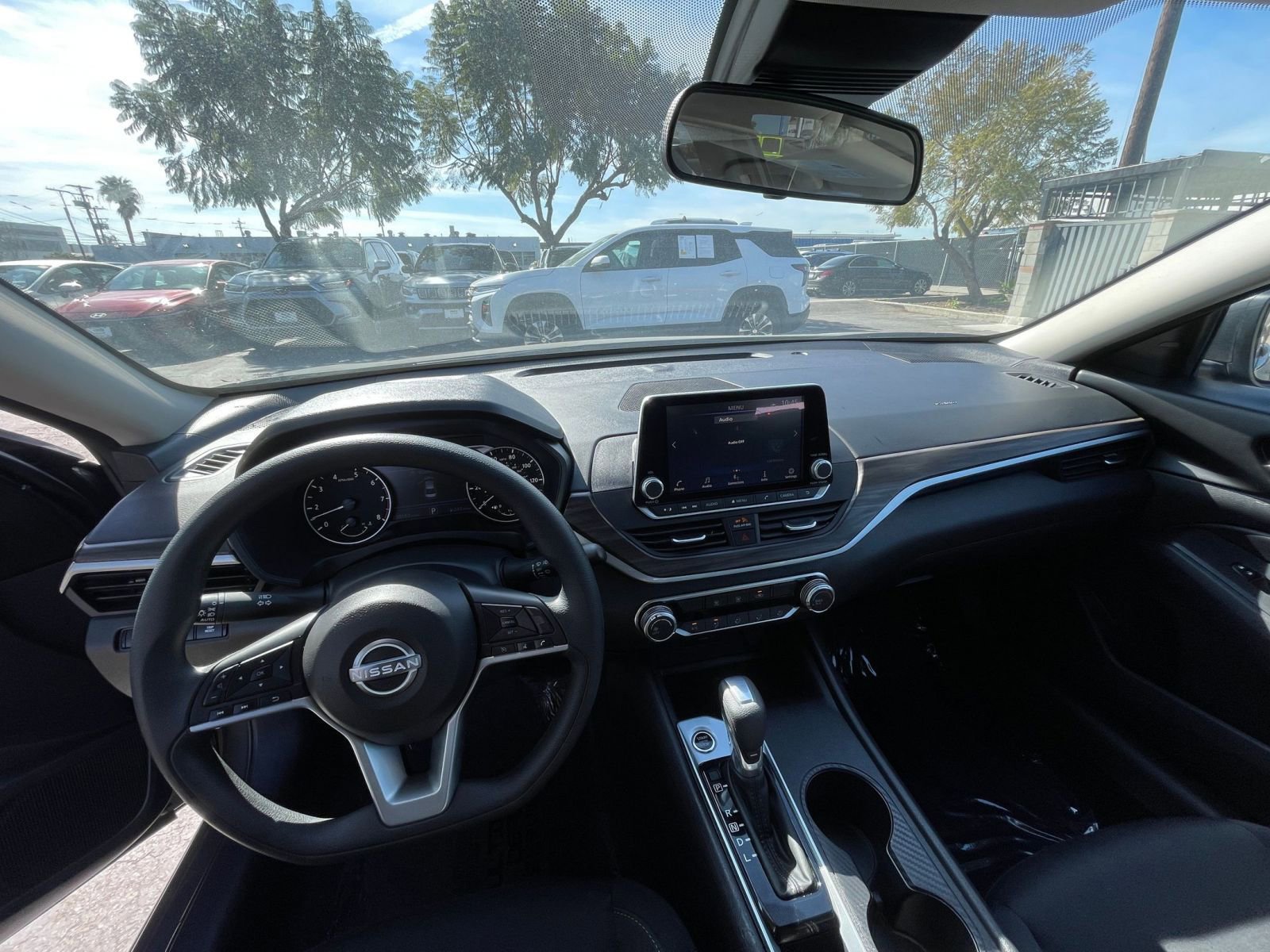 Used 2025 Nissan Altima 2.5 SV image 34