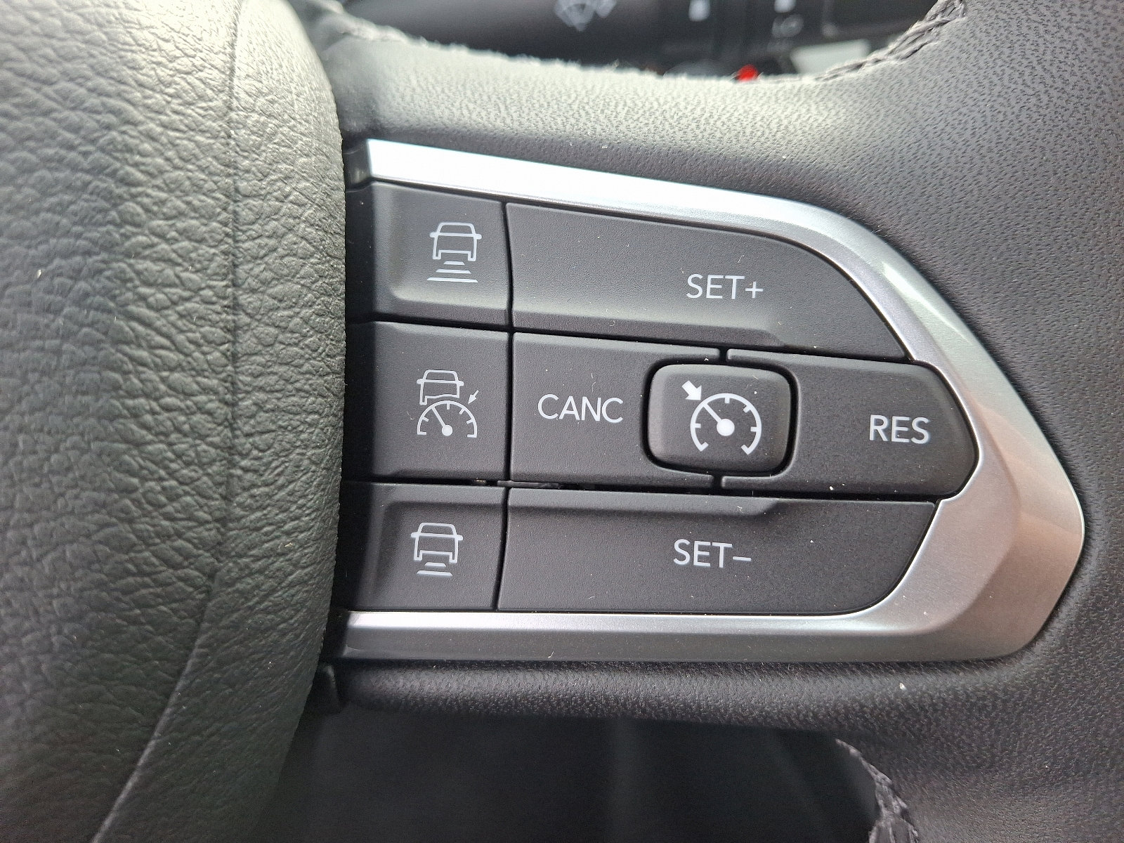 New 2025 Jeep Compass Limited w/ Sun & Sound Group image 18