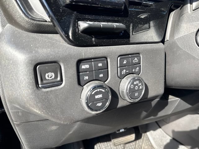 Used 2023 Chevrolet Silverado 1500 ZR2 w/ Technology Package AWD/4WD image 24