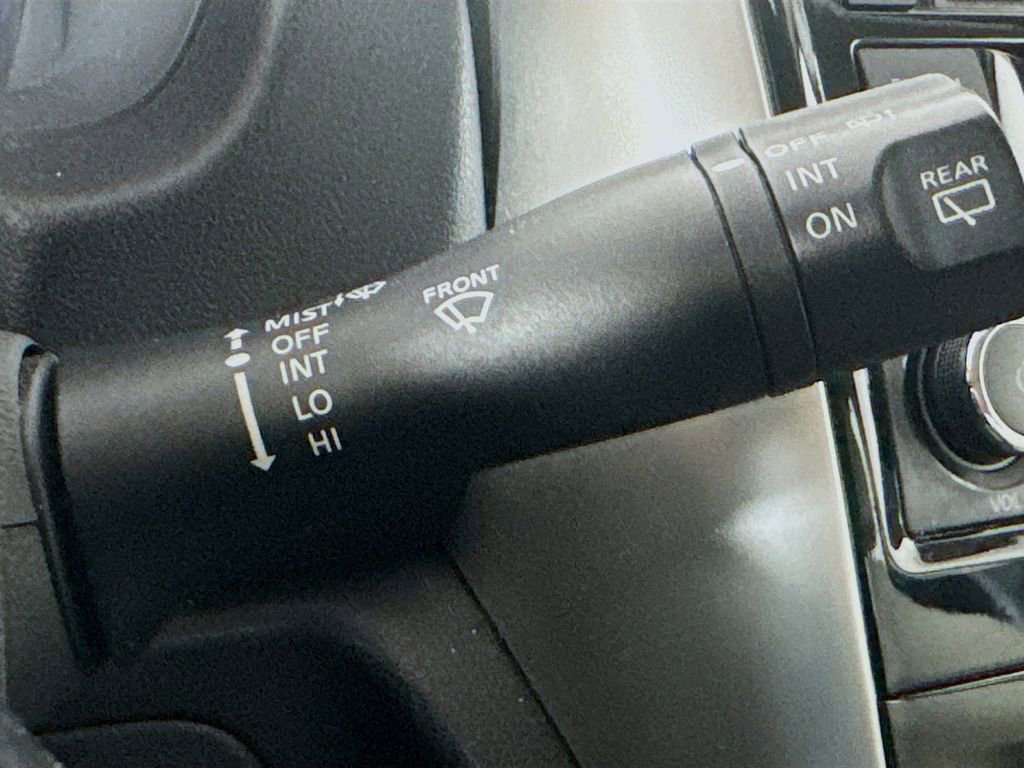 Used 2015 Nissan Versa Note SV image 13