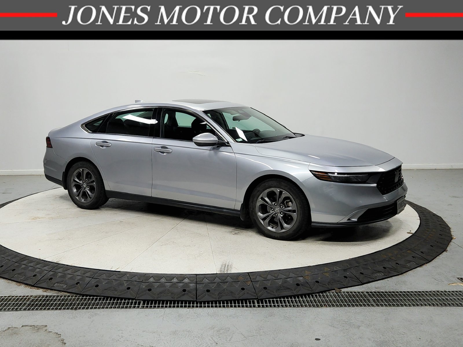 Used 2023 Honda Accord EX image 1