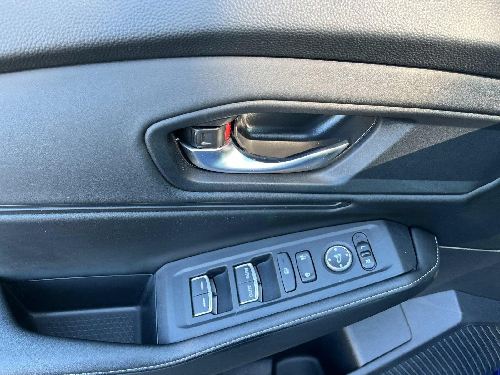 Used 2025 Honda Accord Sport image 12
