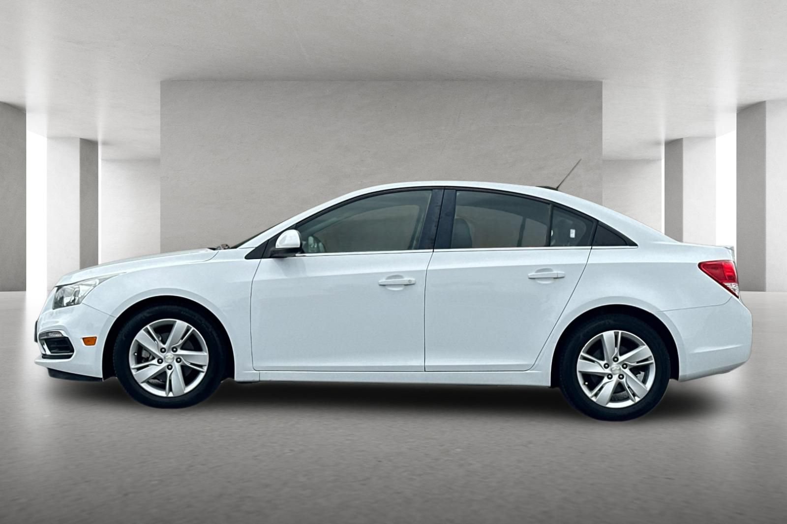 Used 2015 Chevrolet Cruze Diesel FWD image 7