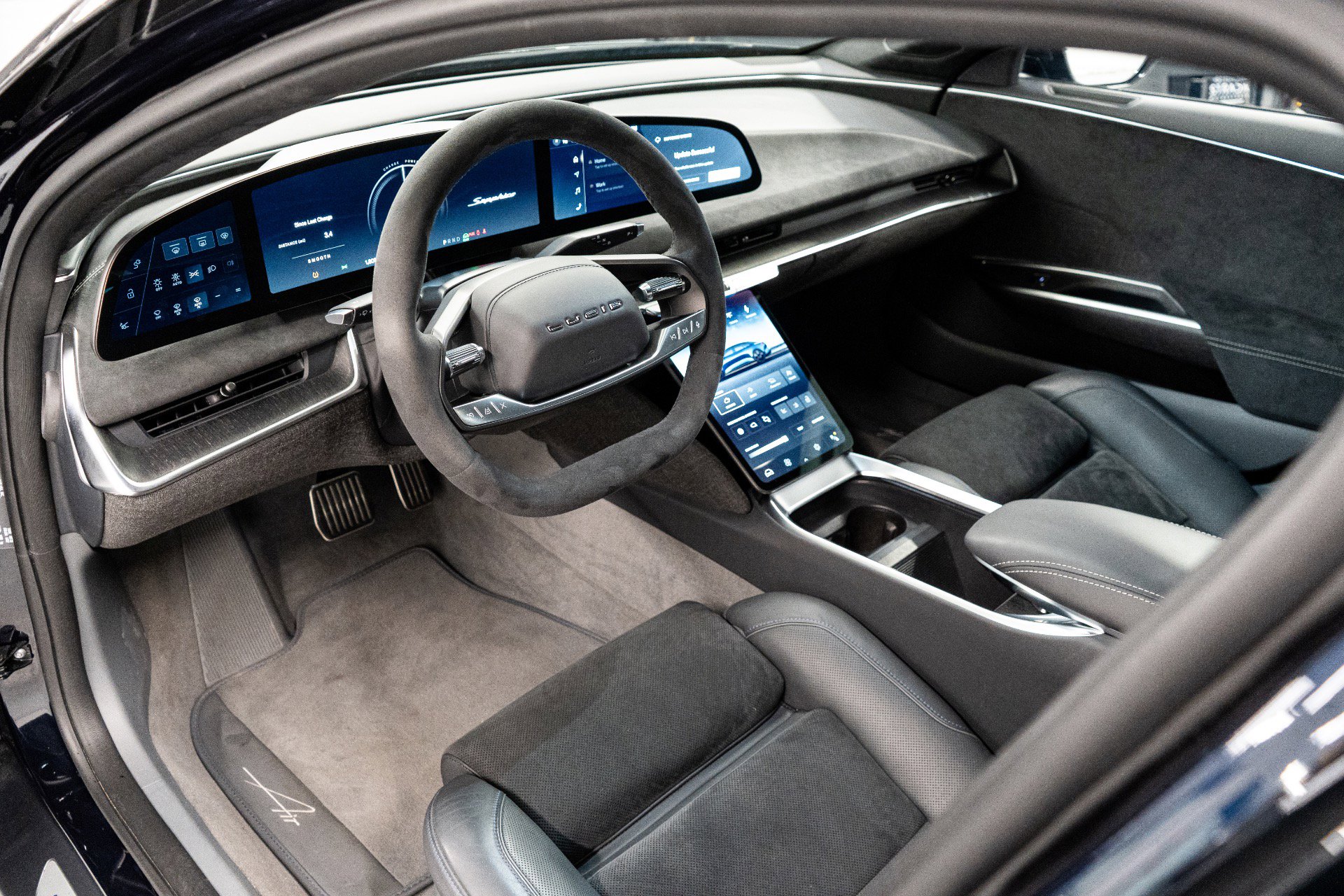 Used 2024 Lucid Air Sapphire image 19