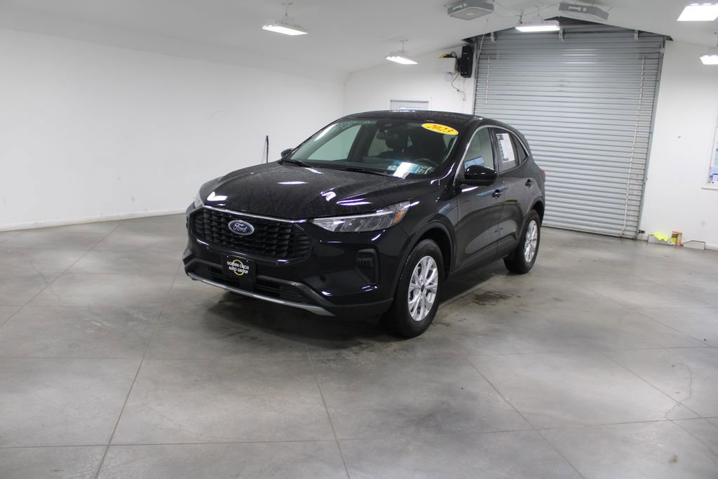 Used 2023 Ford Escape Active w/ Tech Pack #2 image 4