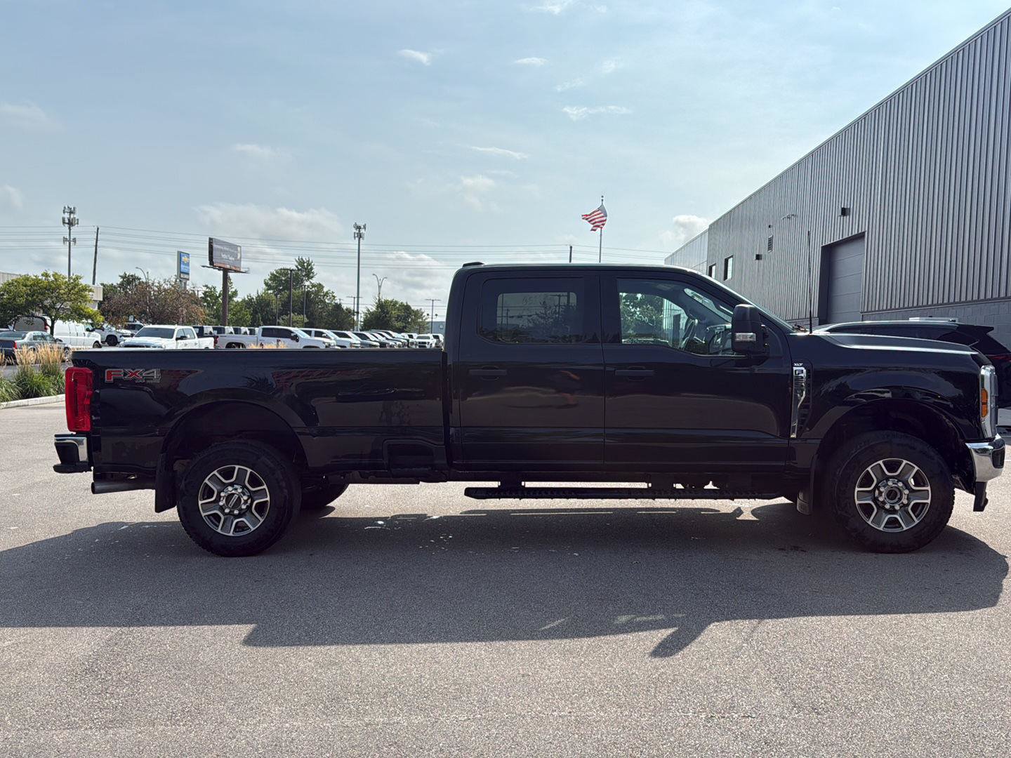 Used 2025 Ford F250 XLT w/ FX4 Off-Road Package AWD/4WD image 2