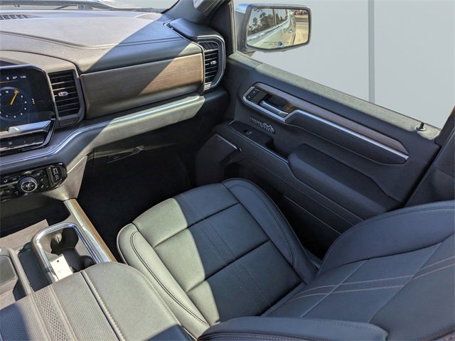 Used 2024 Chevrolet Silverado 1500 High Country image 17