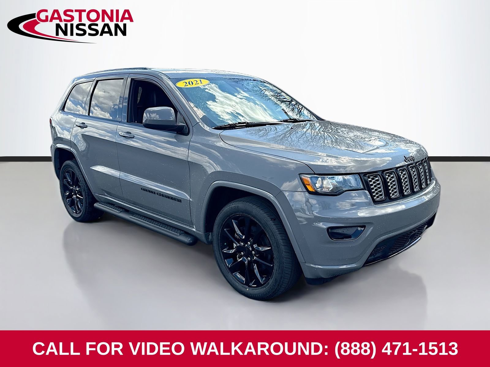Used 2021 Jeep Grand Cherokee Laredo X image 1