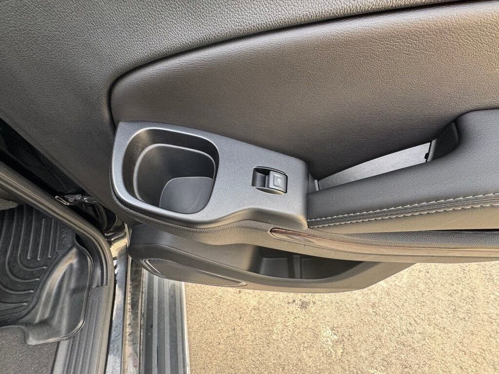 Used 2020 GMC Yukon SLE w/ SLE Value Package image 38