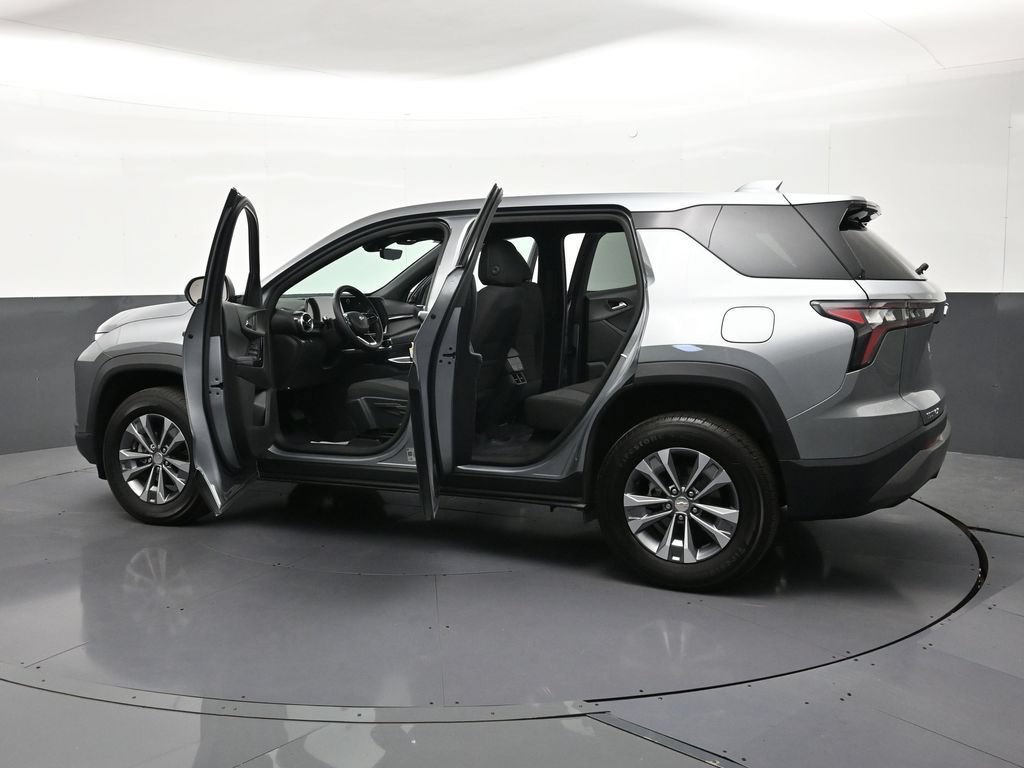 Used 2026 Chevrolet Equinox LT w/ Safety and Technology Package FWD image 35