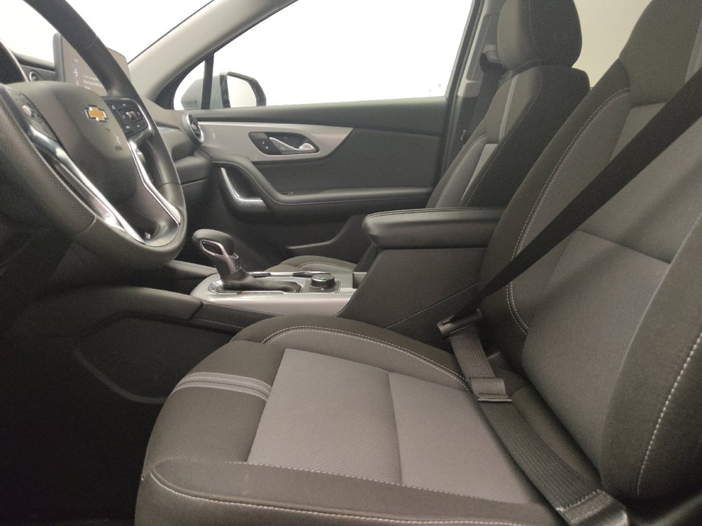 Used 2025 Chevrolet Blazer LT AWD/4WD image 17