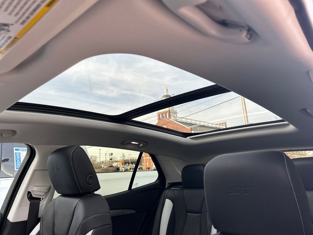 New 2026 Buick Envision Sport Touring image 14