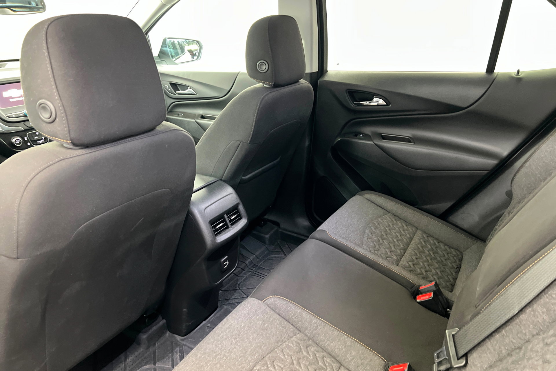 Used 2023 Chevrolet Equinox LT w/ LPO, Floor Liner Package image 20