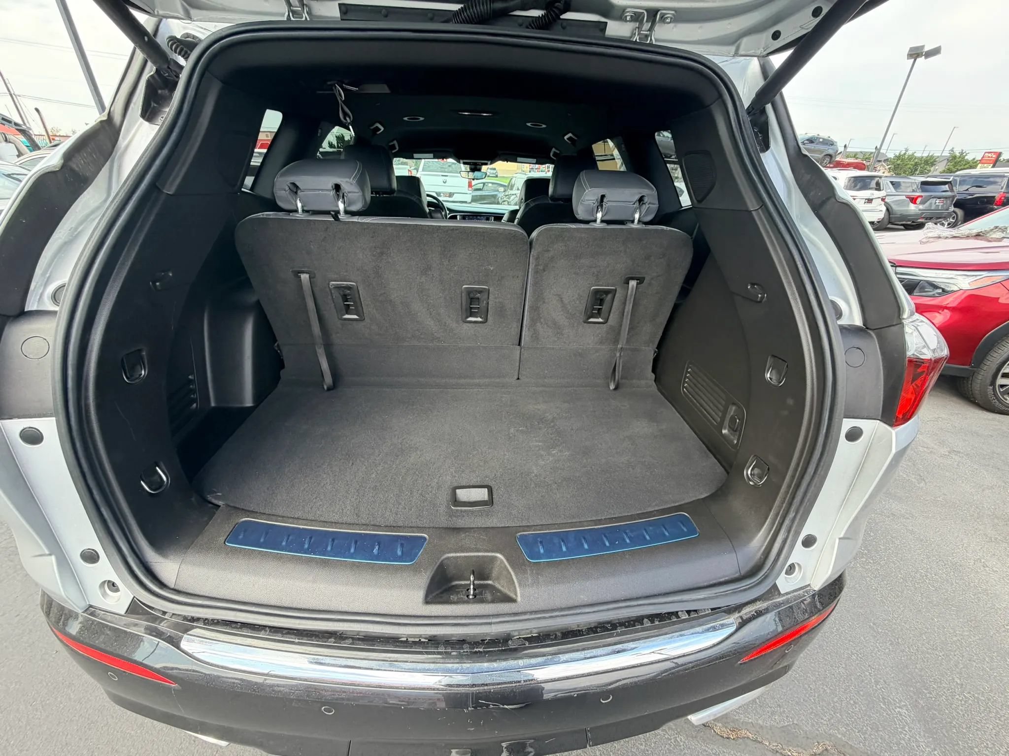Used 2022 Buick Enclave Premium w/ Surround and Sites Package AWD/4WD image 30