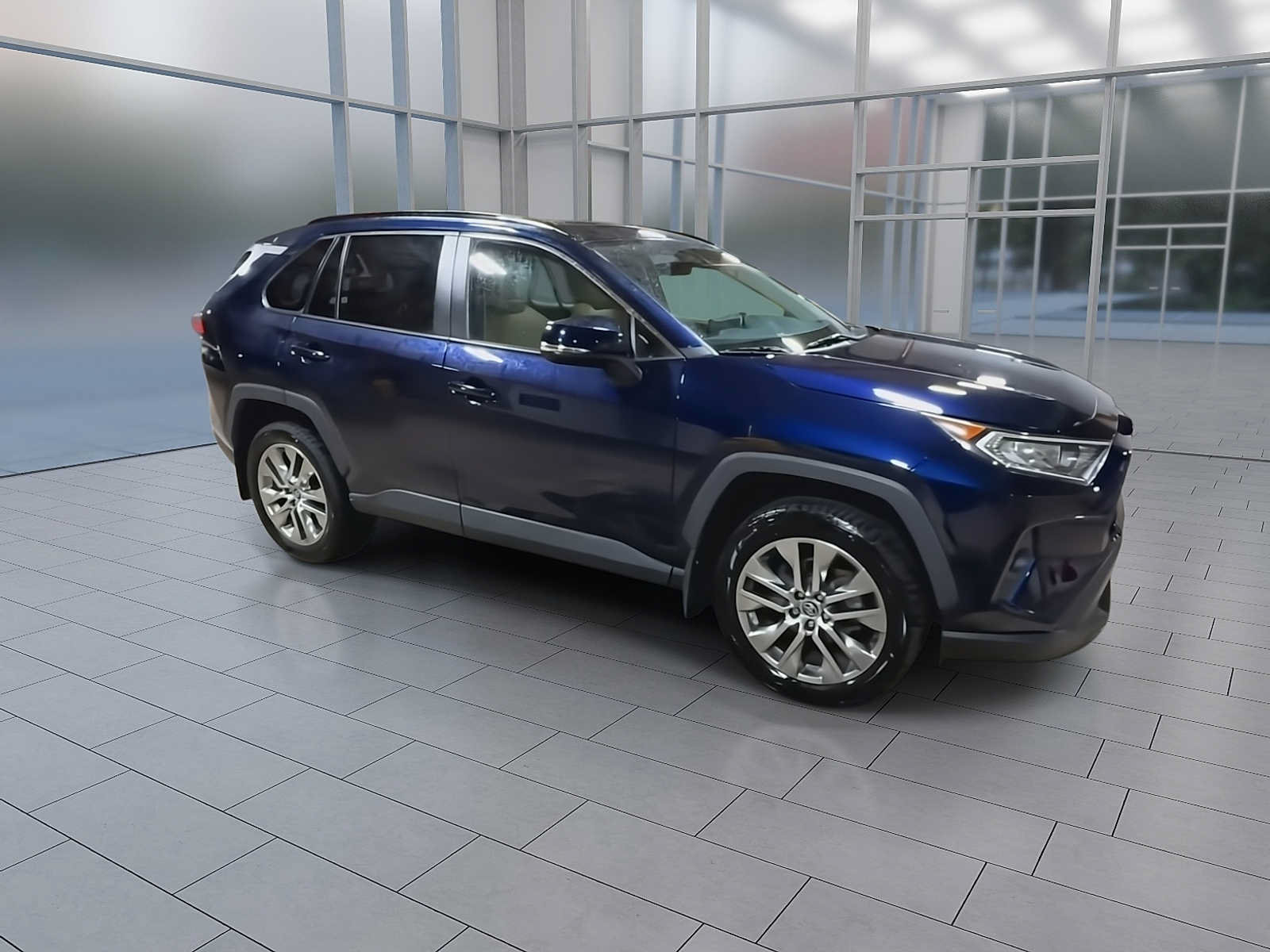 Used 2020 Toyota RAV4 XLE Premium AWD/4WD image 2