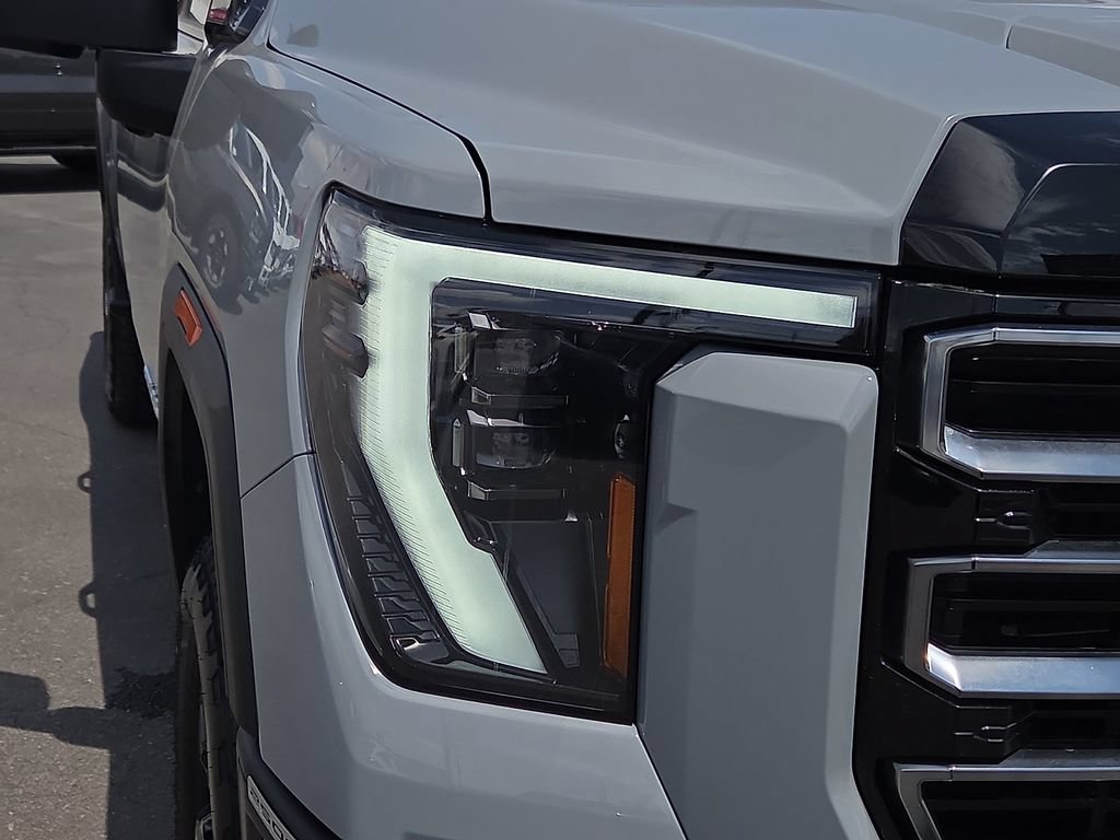 Used 2025 GMC Sierra 2500 AT4 w/ AT4 Premium Plus Package AWD/4WD image 7