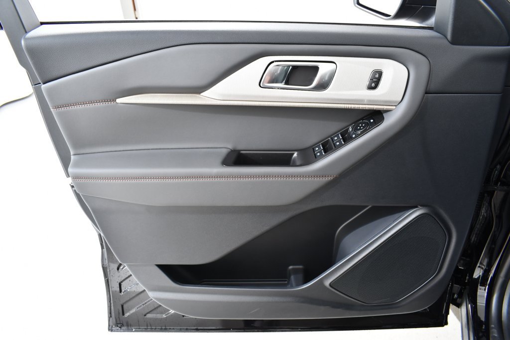 New 2025 Ford Explorer Active w/ Active Comfort Package image 26