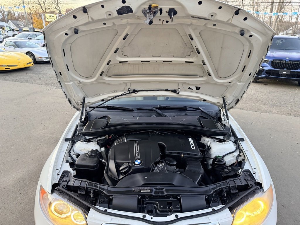 Used 2011 BMW 135i Convertible image 30