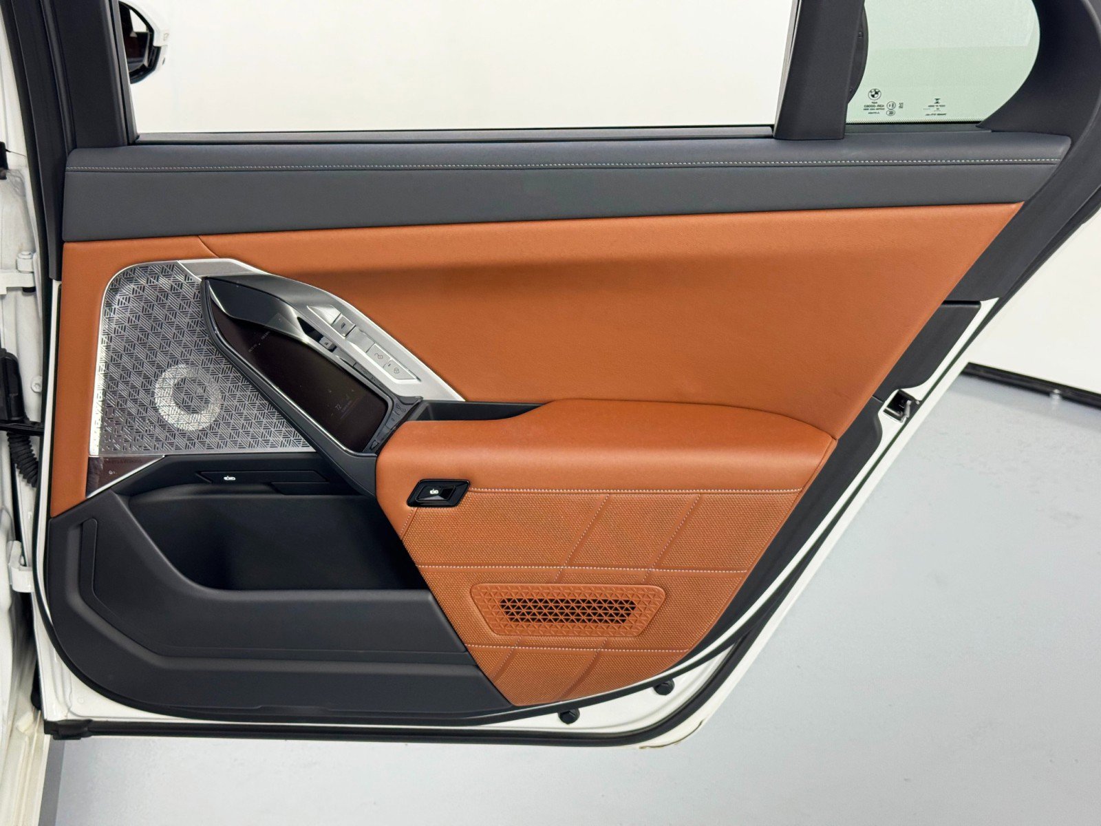 Used 2023 BMW i7 xDrive60 image 56