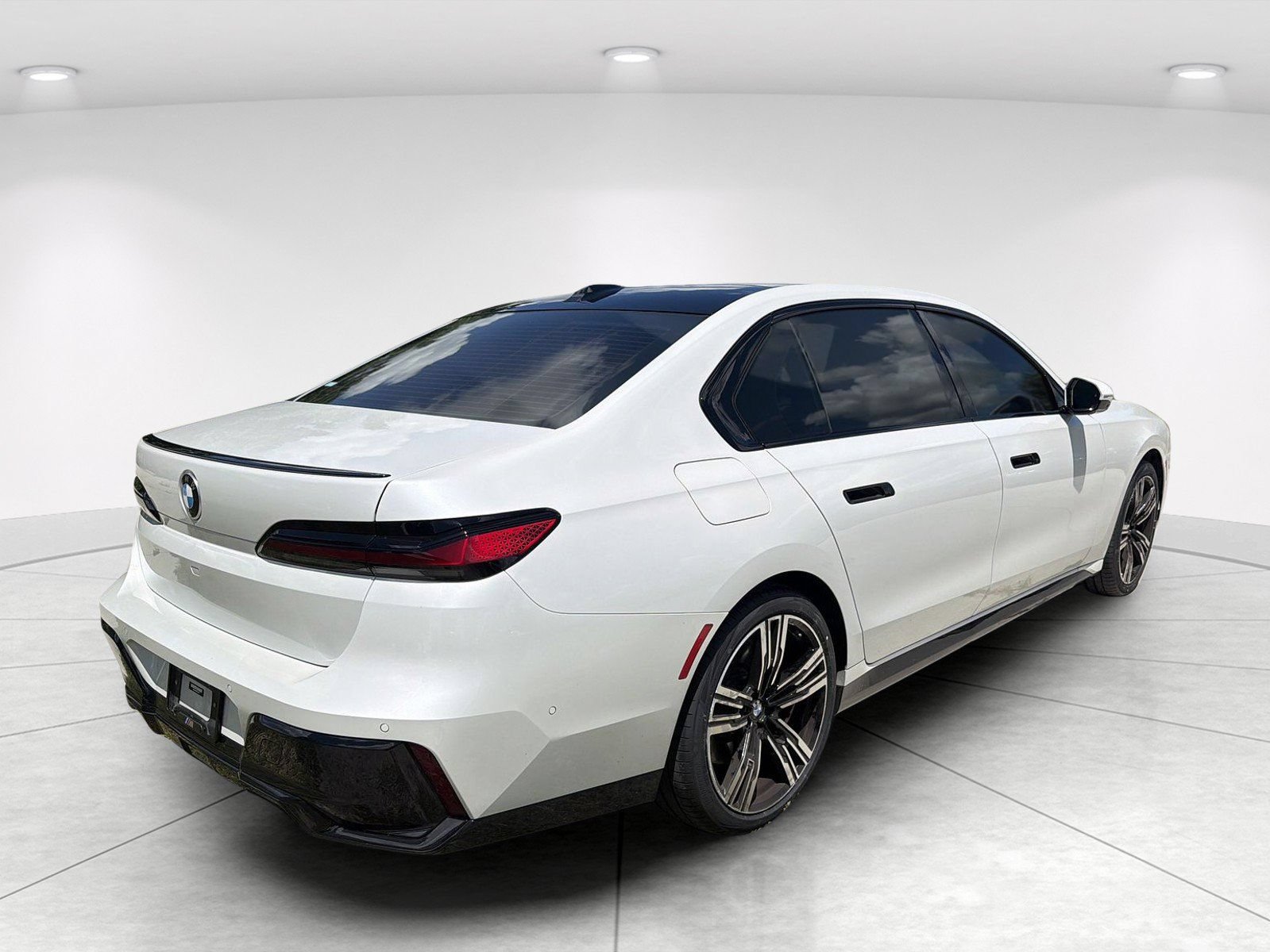 Used 2023 BMW 740i RWD image 4