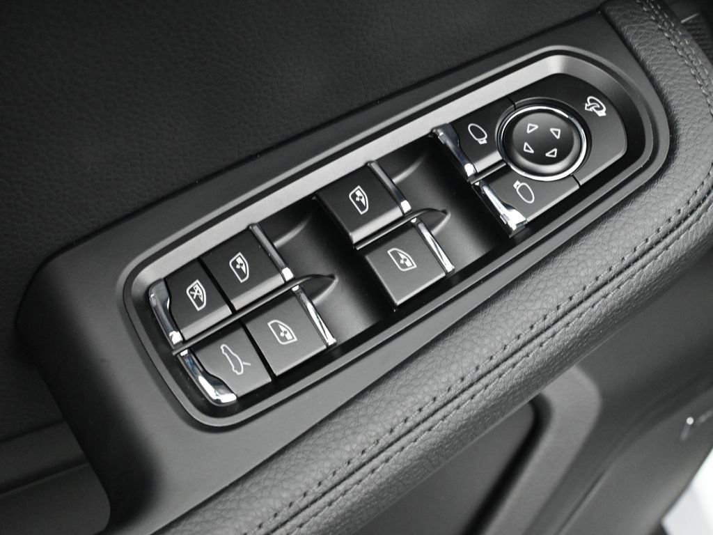 New 2025 Porsche Macan image 19