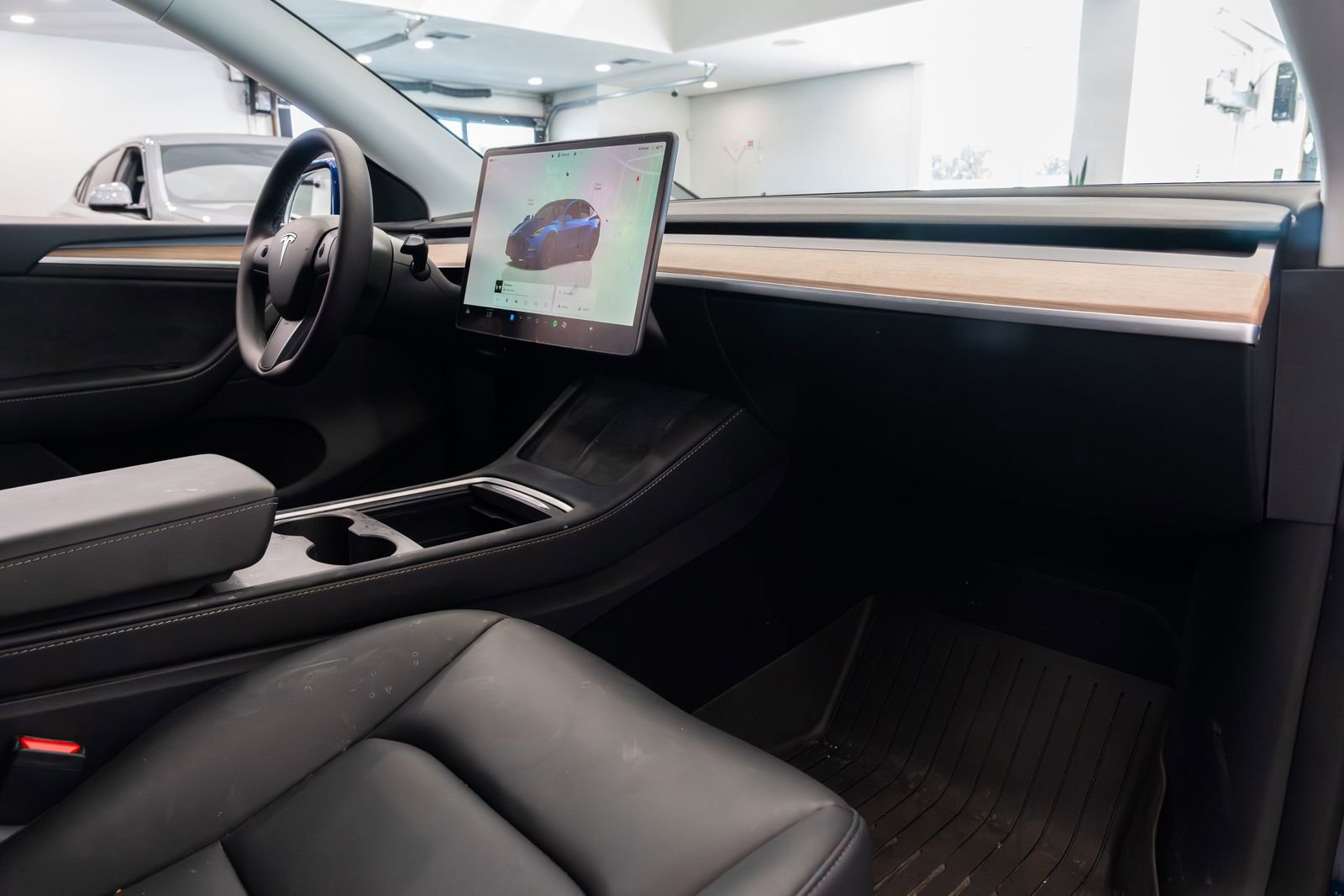 Used 2025 Tesla Model Y Performance AWD/4WD image 10
