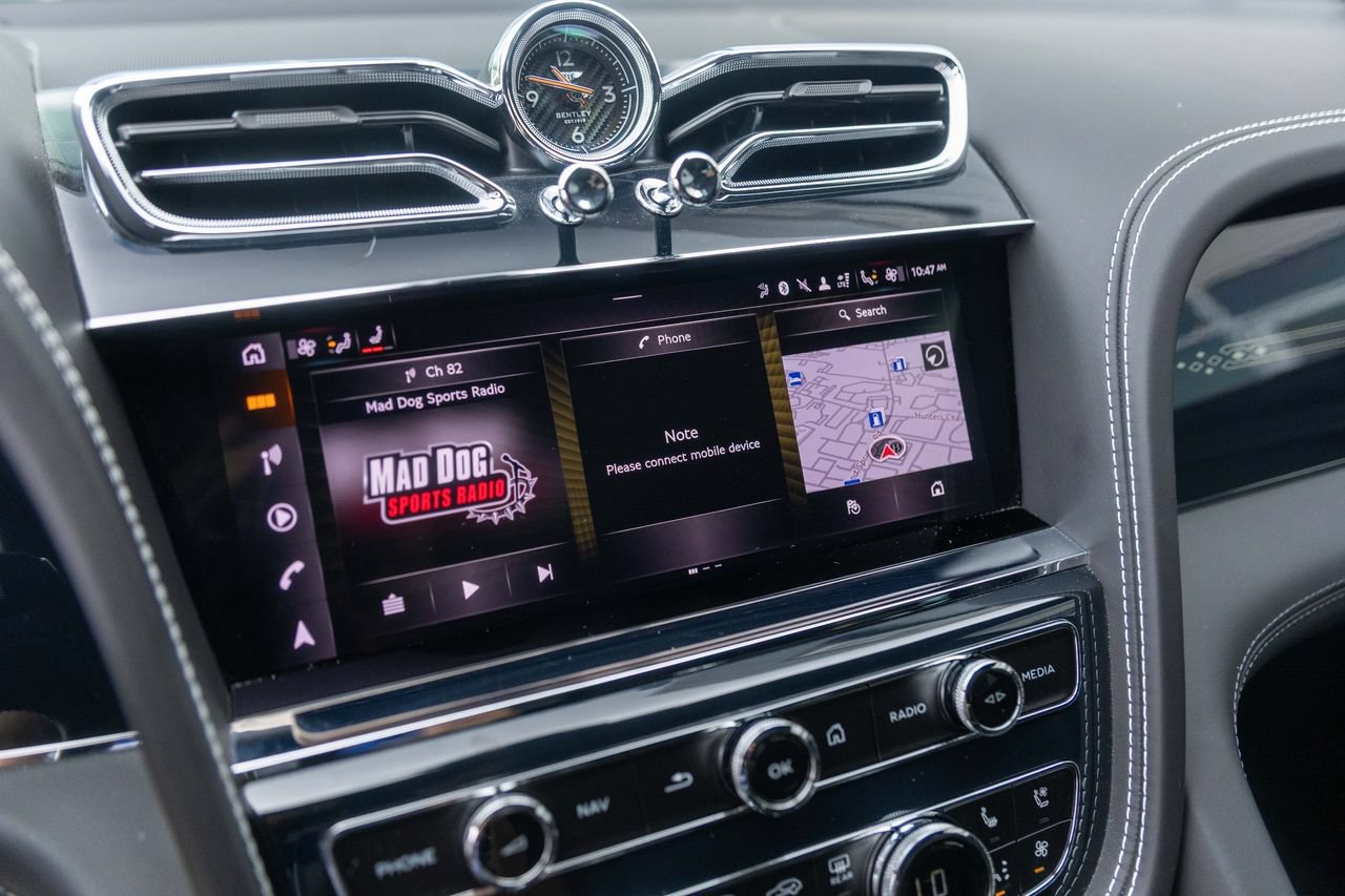 Certified 2024 Bentley Bentayga AWD/4WD image 36