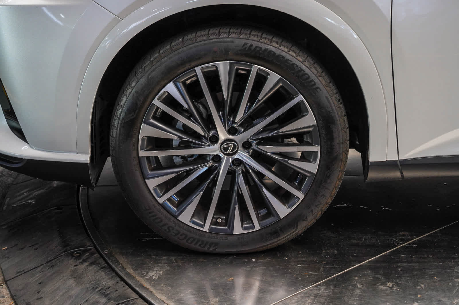 Used 2024 Lexus RX 350 Premium Plus w/ Accessory Package (Z1) FWD image 9