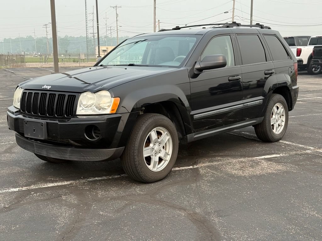 Used 2007 Jeep Grand Cherokee Laredo w/ Cargo Convenience Group AWD/4WD image 4
