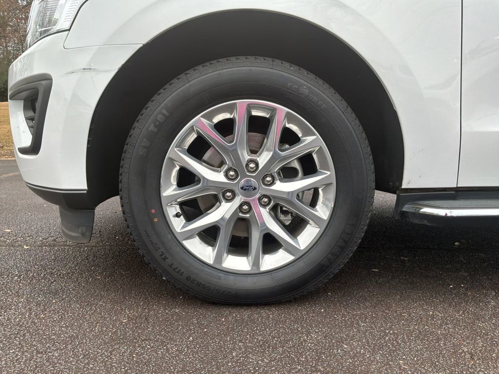 Used 2021 Ford Expedition XLT image 22