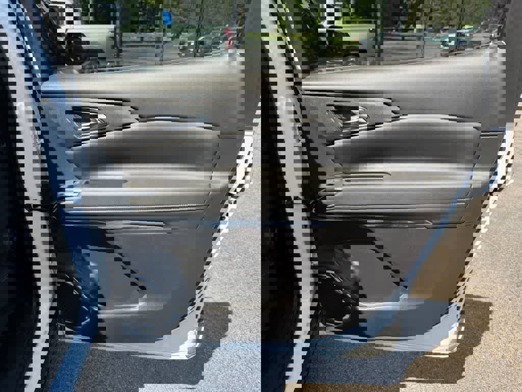 Used 2024 Chevrolet Traverse LT w/ Enhanced Driving Package image 61