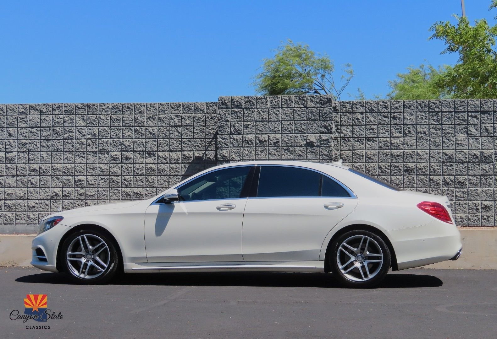 Used 2014 Mercedes-Benz S 550 Sedan w/ Sport Package w/ Sport Package image 8