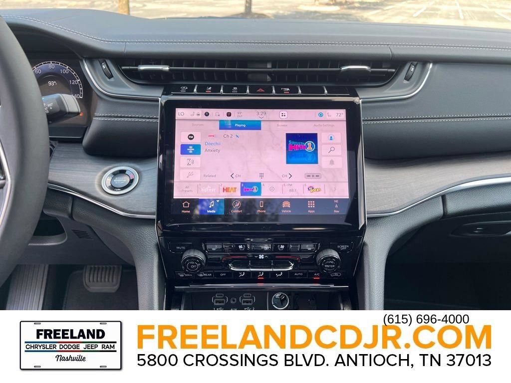 New 2025 Jeep Grand Cherokee L Overland w/ Luxury Tech Group IV AWD/4WD image 29