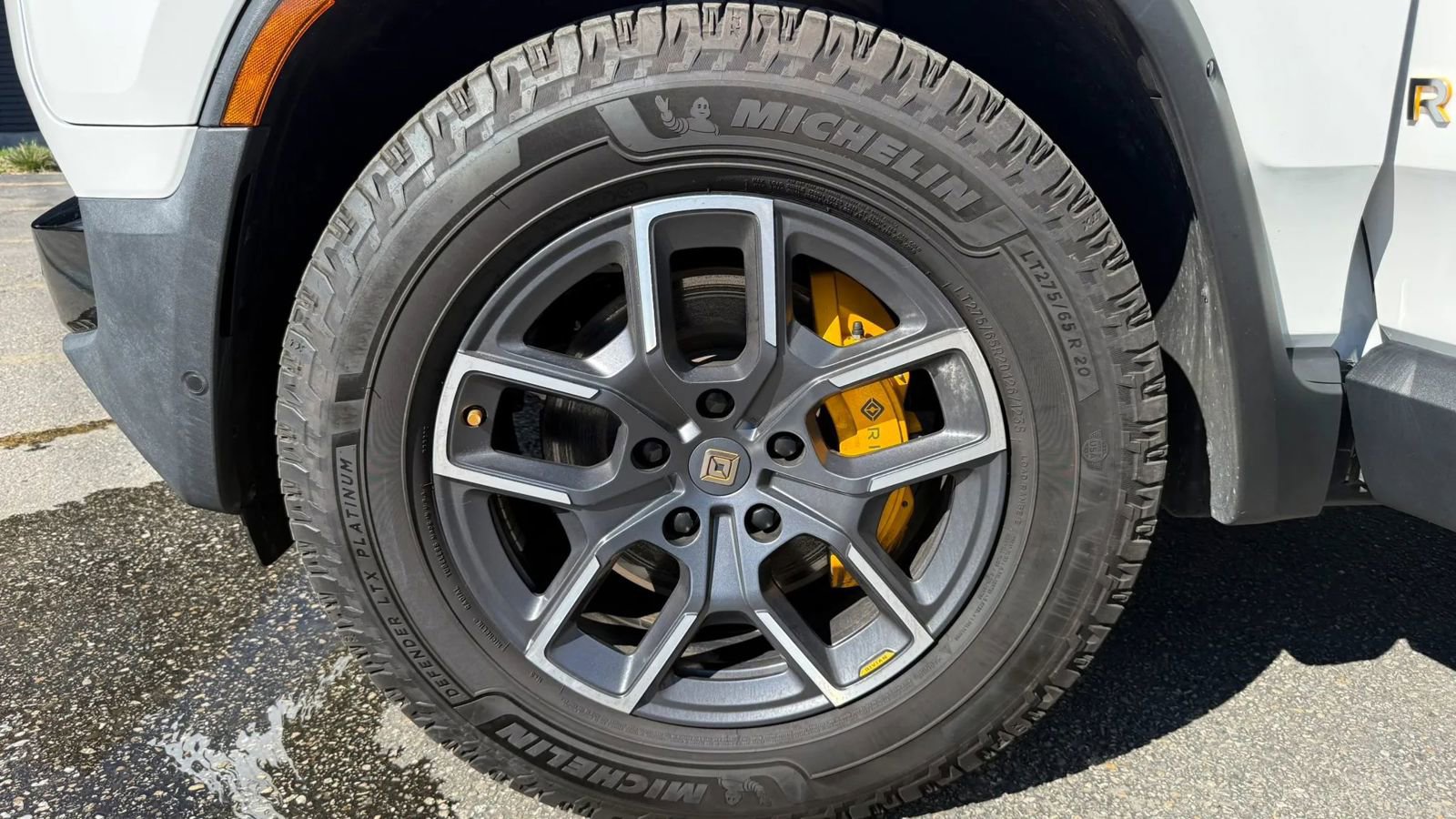 Used 2023 Rivian R1S Launch Edition AWD/4WD image 25
