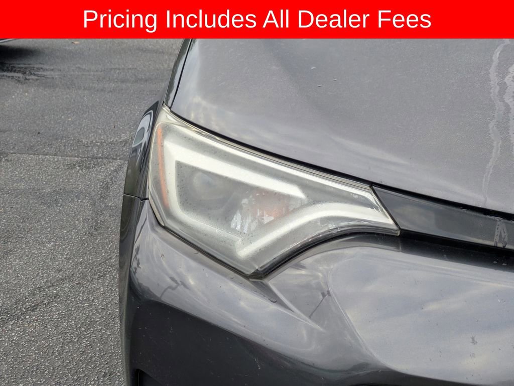 Used 2018 Toyota RAV4 SE w/ Power Extra Value Package FWD image 11