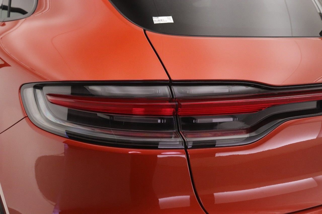 Used 2023 Porsche Macan Turbo image 21