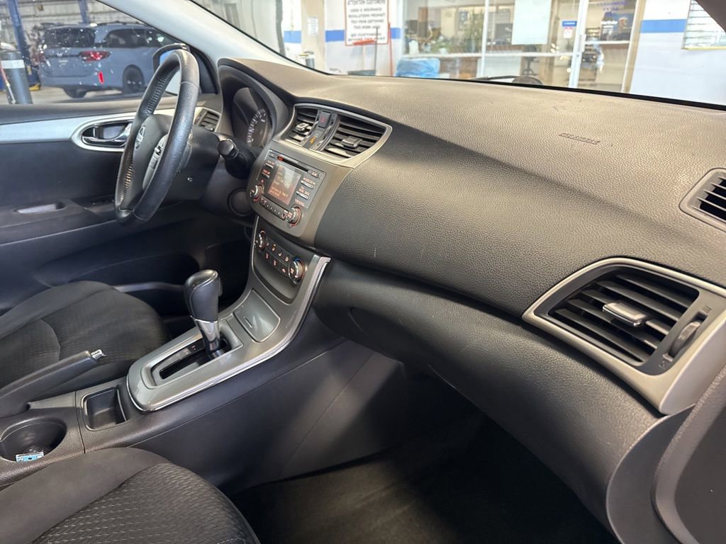Used 2014 Nissan Sentra SR w/ SR Driver Package FWD image 31