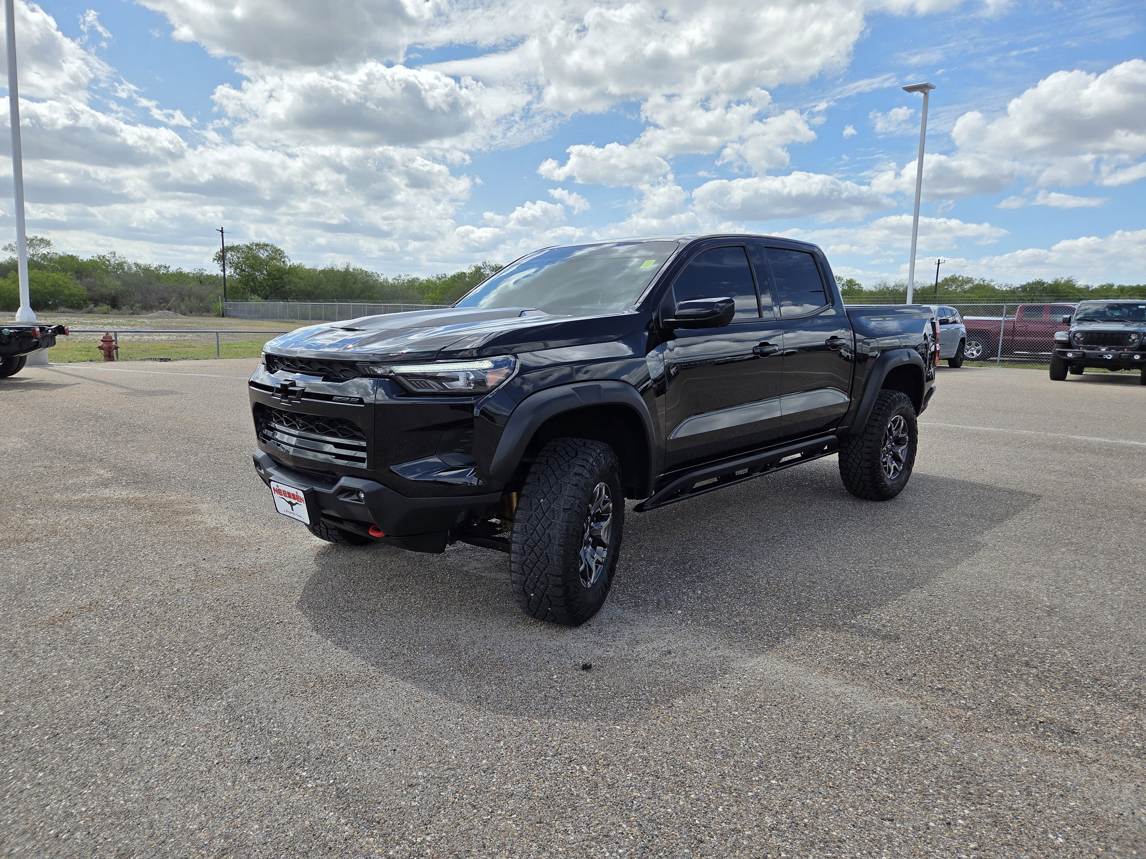 Used 2024 Chevrolet Colorado ZR2 w/ ZR2 Convenience Package III image 3
