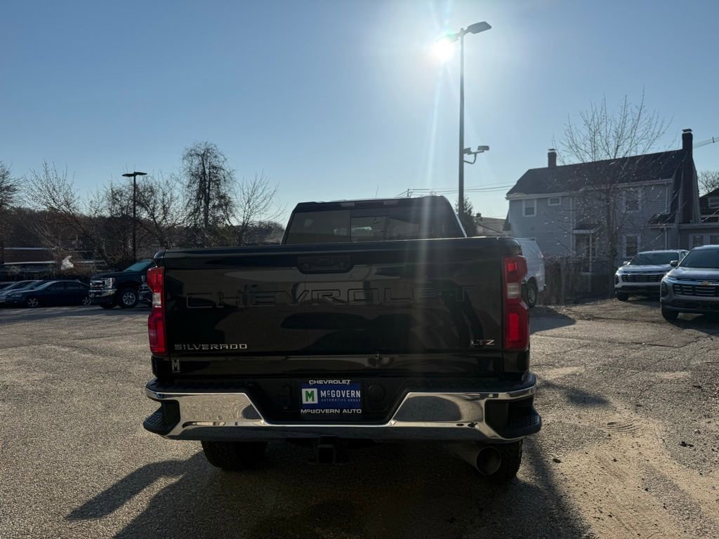 Used 2023 Chevrolet Silverado 2500 LTZ w/ LTZ Convenience Package AWD/4WD image 2