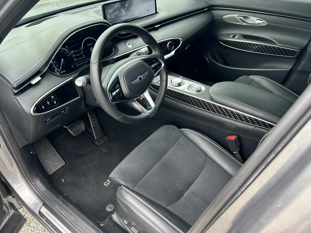 Used 2022 Genesis GV70 3.5T Sport w/ Sport Prestige Package AWD/4WD image 16