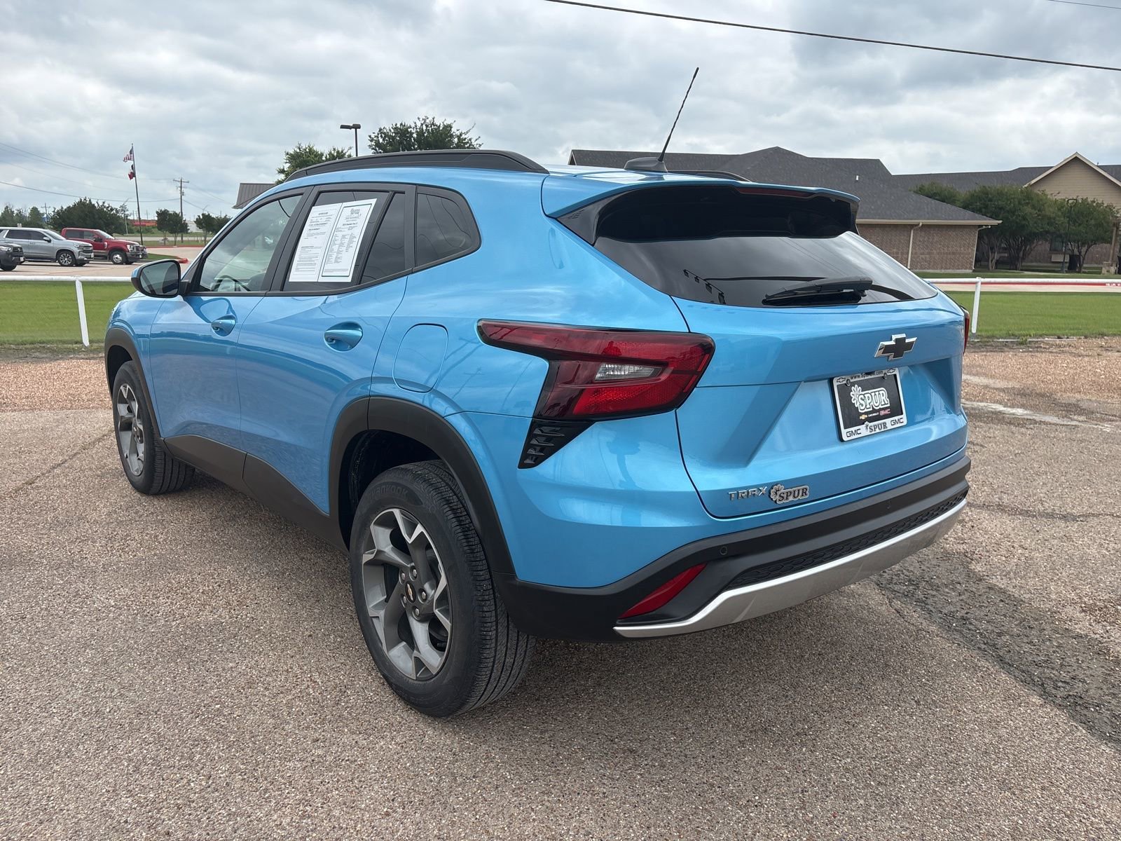 Certified 2025 Chevrolet Trax LT w/ Driver Confidence Package FWD image 4